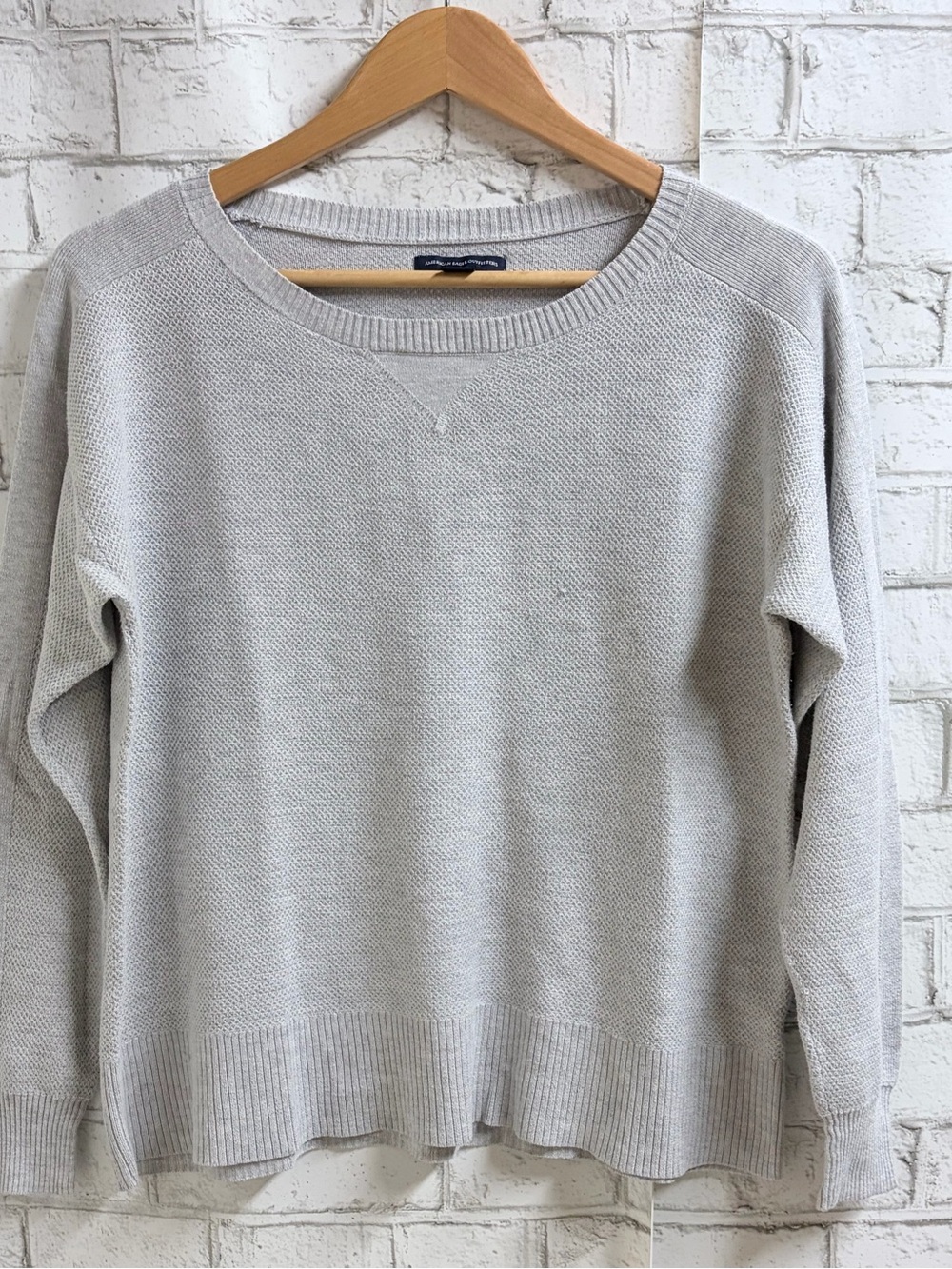 American Eagle Outfitters Light Gray Crewneck Sweater